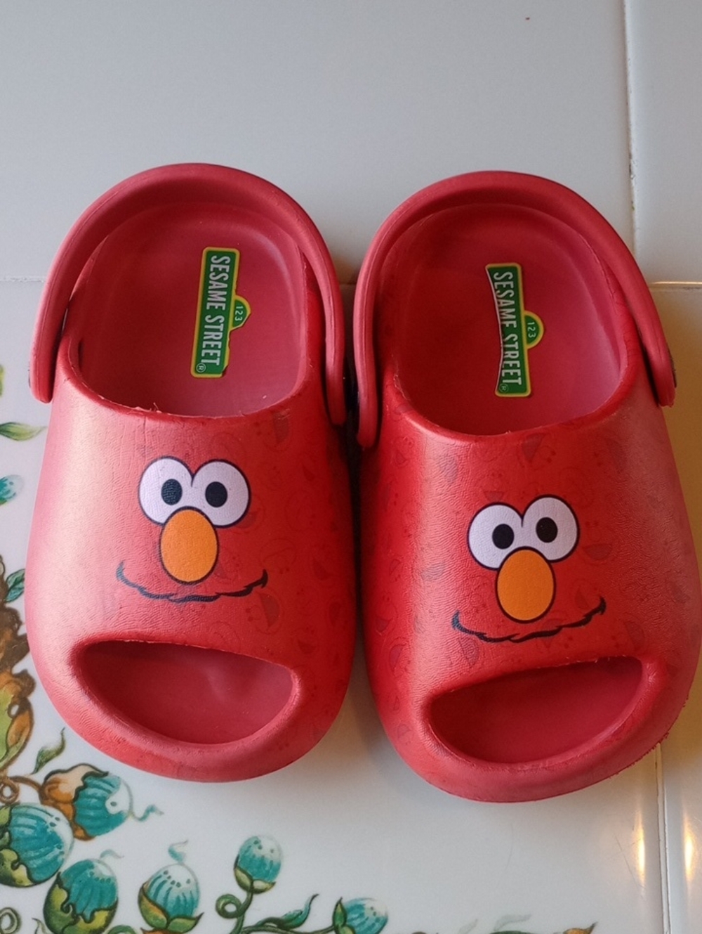 Elmo Sesame Street Slip on Sandals